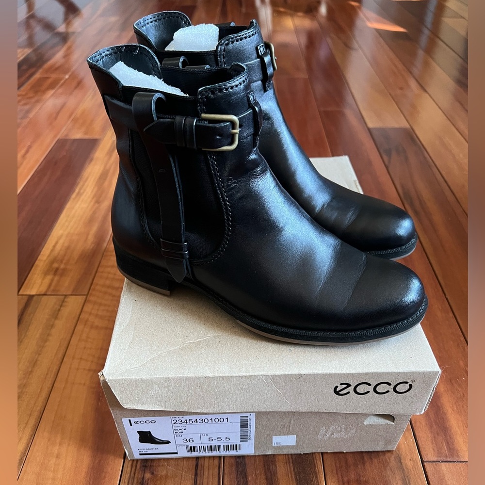 Women’s Ecco Saunter Mid Cut Boots